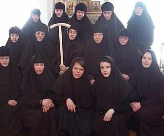 Kutsal İveron Manastırı (Donetsk): ölümün yakınında yaşam