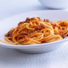 Bir multivark içinde pişirme spagetti